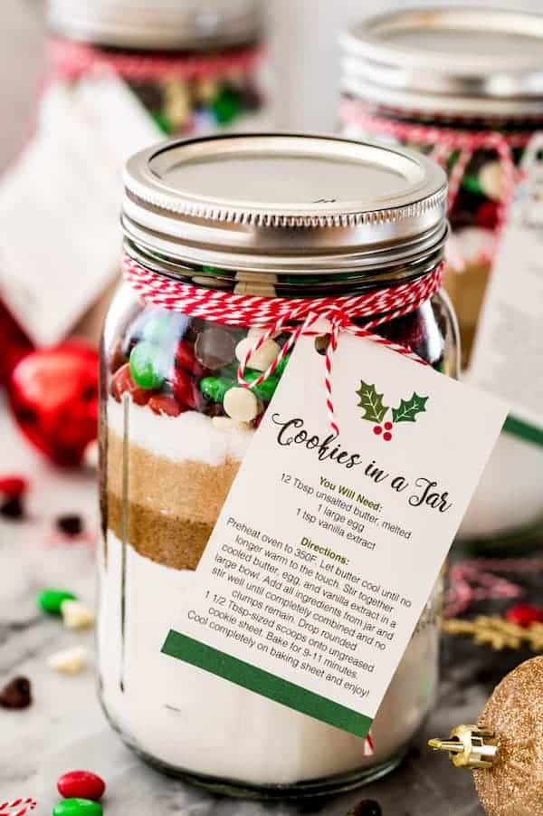 Cookie mix in a jar as a quick and easy christmas craft to sell